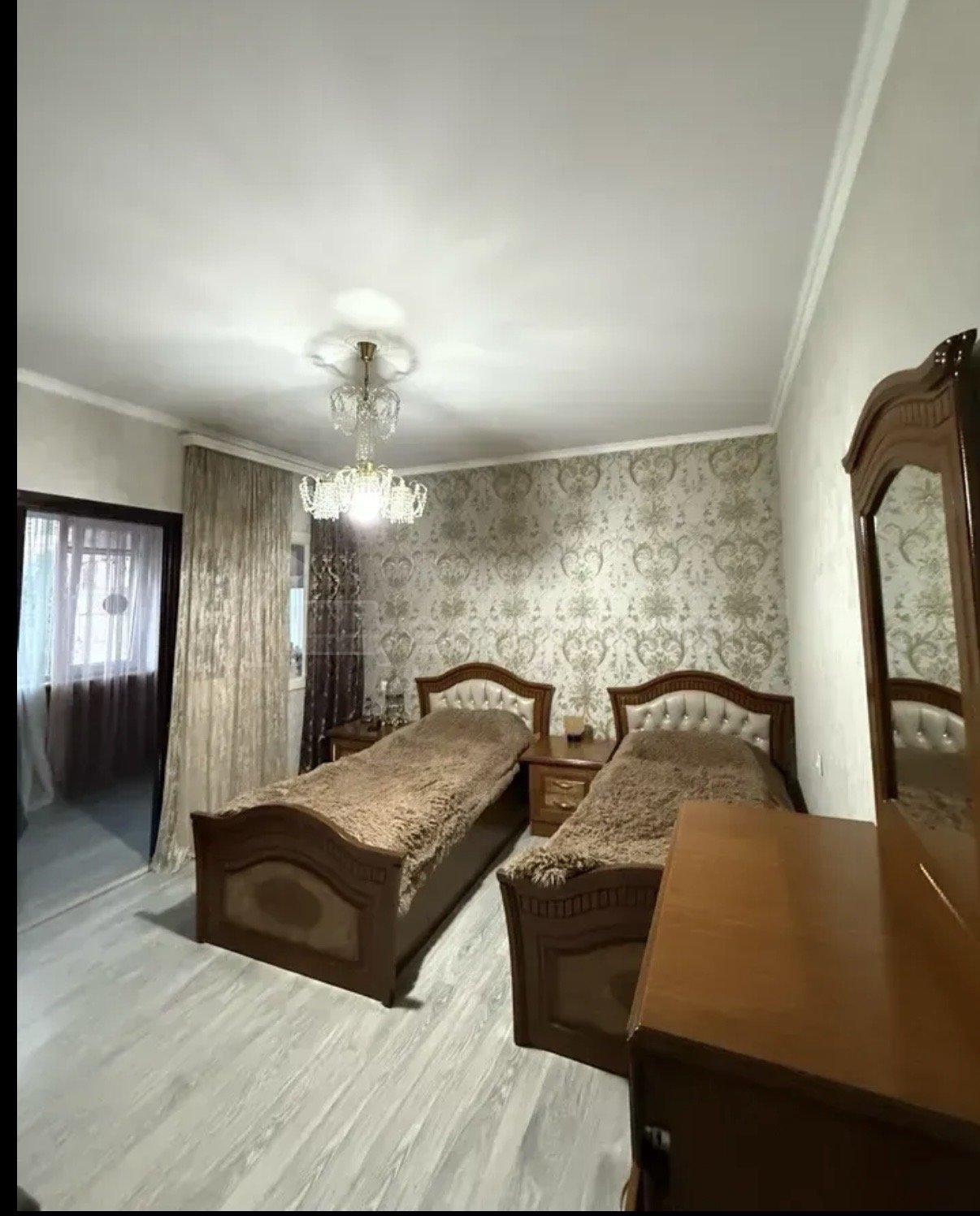 5 Սենյականոց Բնակարան Քարե Շենքում, 103քմ, 4/7 հարկ, Կապիտալ Վերանորոգված