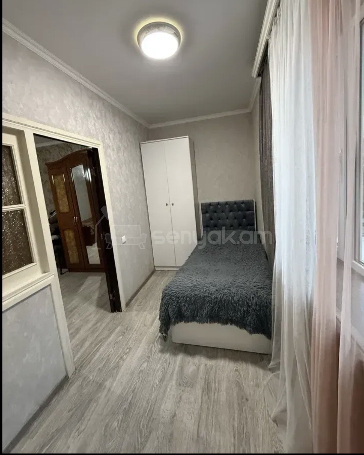 5 Սենյականոց Բնակարան Քարե Շենքում, 103քմ, 4/7 հարկ, Կապիտալ Վերանորոգված