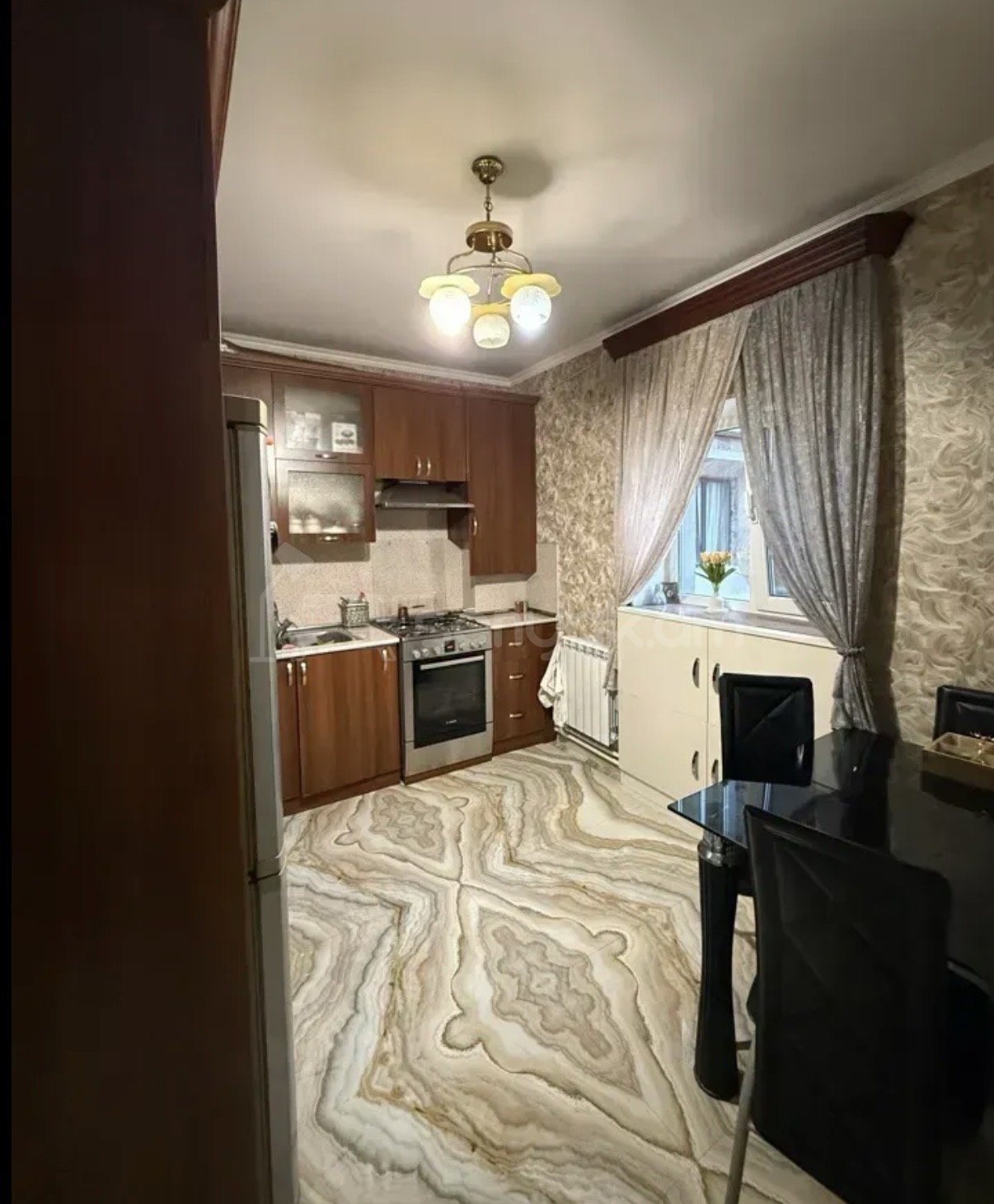 5 Սենյականոց Բնակարան Քարե Շենքում, 103քմ, 4/7 հարկ, Կապիտալ Վերանորոգված