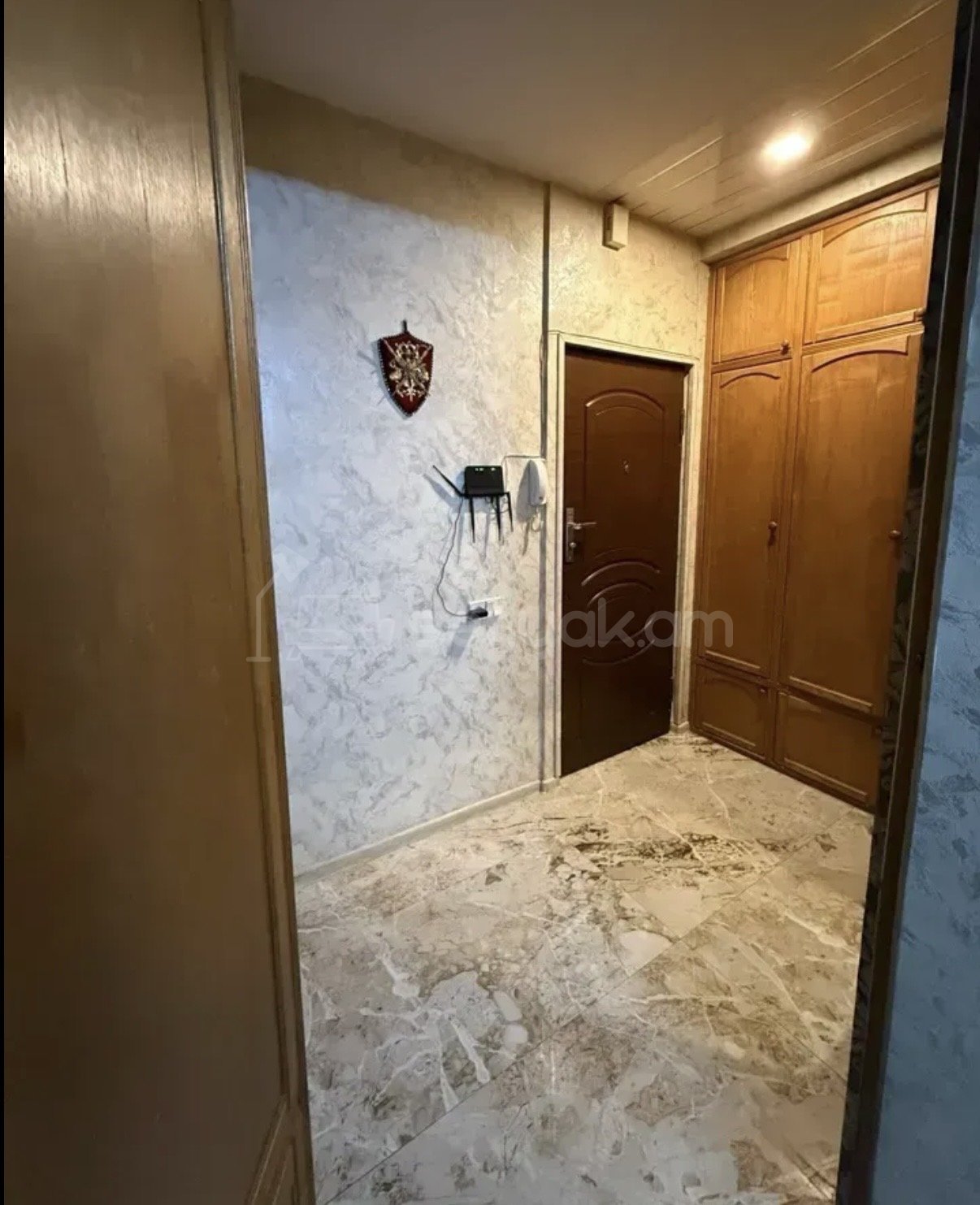 5 Սենյականոց Բնակարան Քարե Շենքում, 100քմ, 4/7 հարկ, Կապիտալ Վերանորոգված