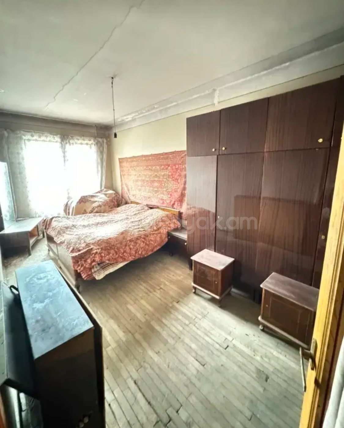 3 Սենյականոց Բնակարան Քարե Շենքում, 86քմ, 5/5 հարկ, Պետական Վիճակում