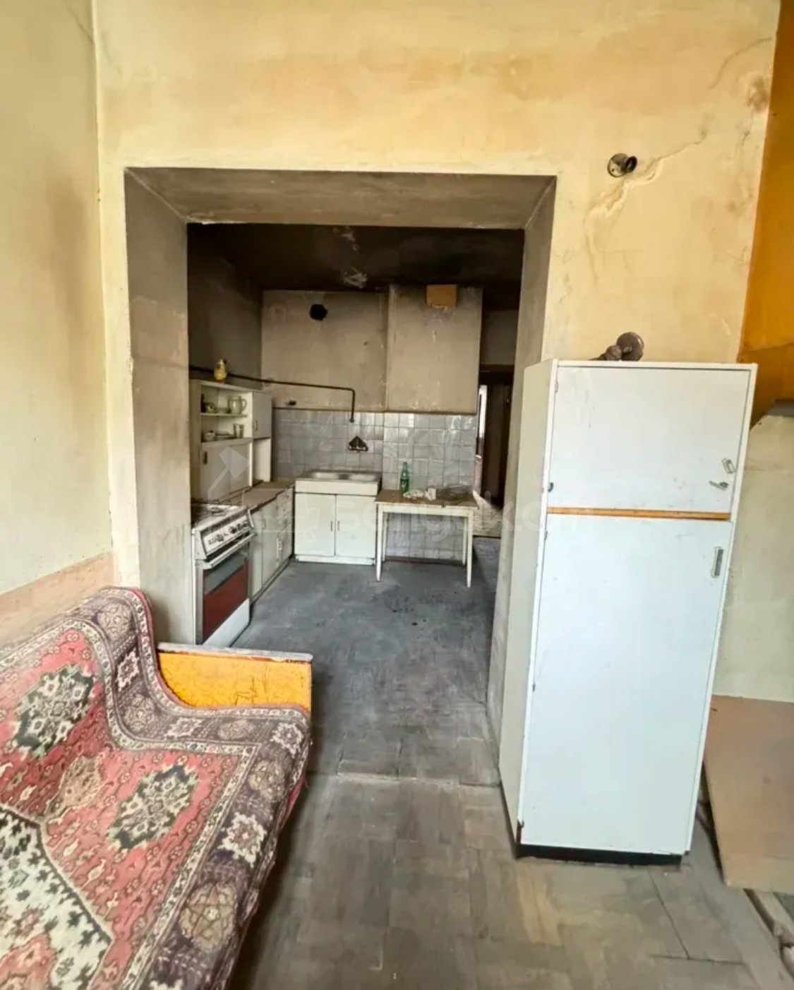 3 Սենյականոց Բնակարան Քարե Շենքում, 86քմ, 5/5 հարկ, Պետական Վիճակում