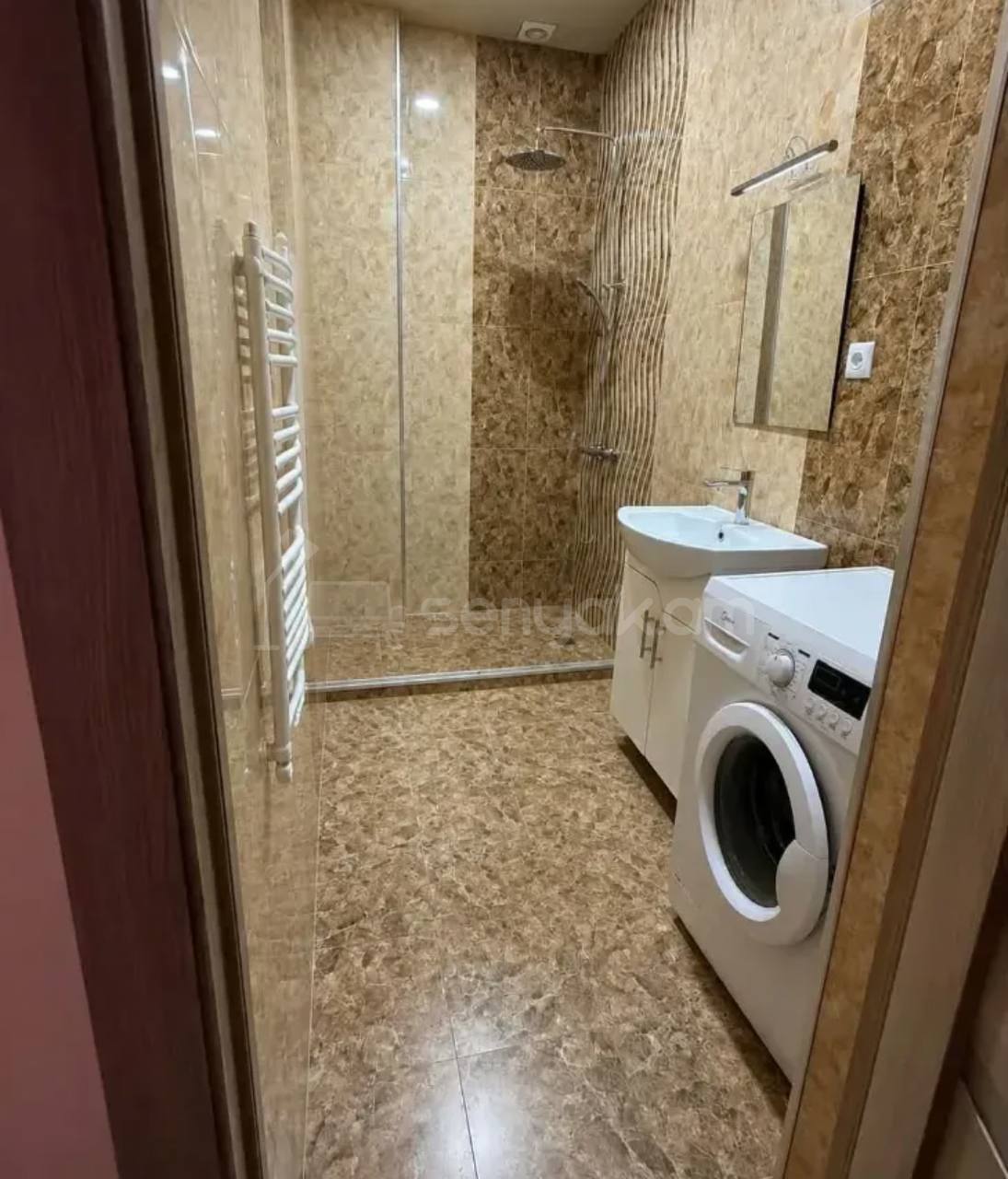 3 Սենյականոց Բնակարան Քարե Շենքում, 111քմ, 2/5 հարկ, Կապիտալ Վերանորոգված