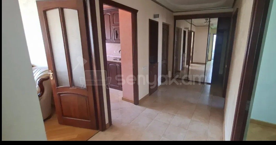4 Սենյականոց Բնակարան, 74քմ, 6/9 հարկ, Կապիտալ Վերանորոգված, Կահավորված