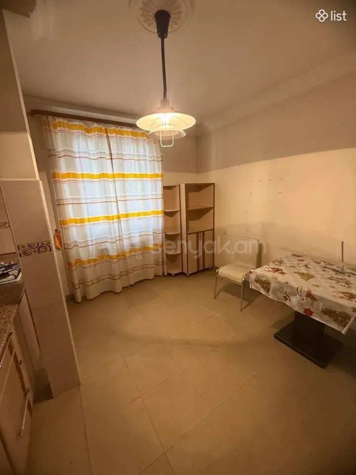 2 Սենյականոց Բնակարան Քարե Շենքում, 68քմ, 1/4 հարկ, Կոսմետիկ Վերանորոգված, Կահավորված, Արևկող