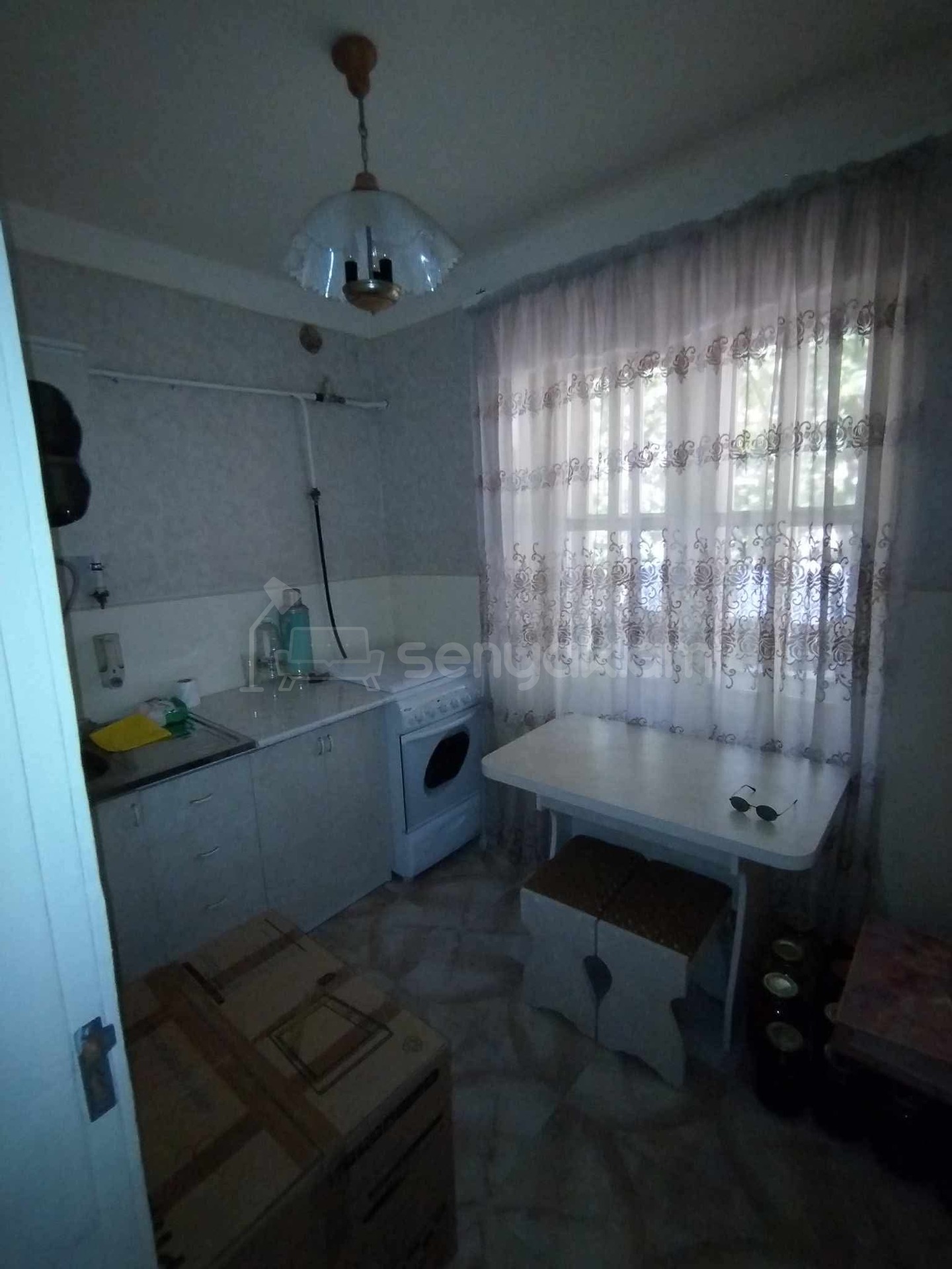 1 Սենյականոց Բնակարան Քարե Շենքում, 31քմ, 3/5 հարկ, Նորմալ Վիճակում