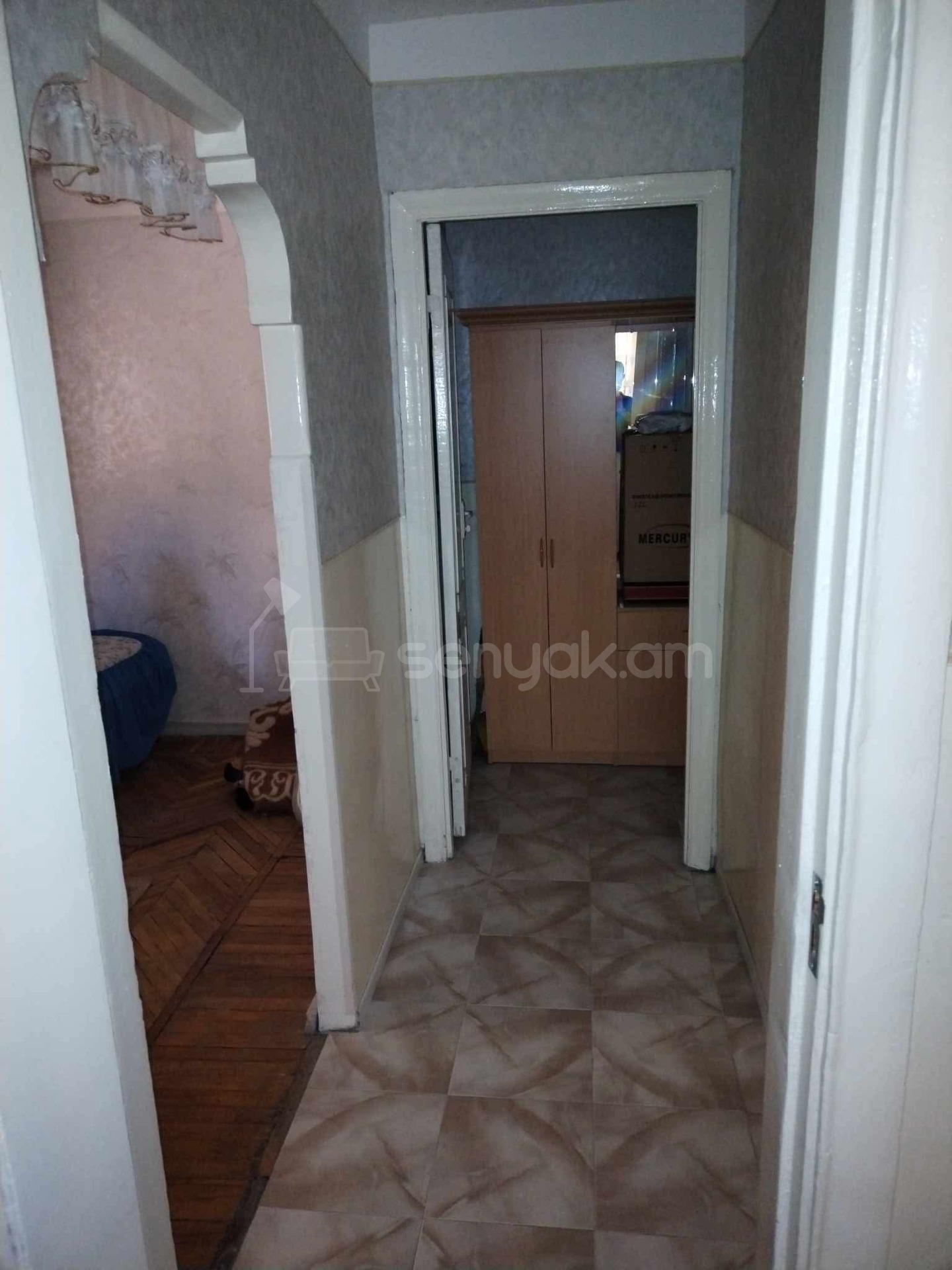 1 Սենյականոց Բնակարան Քարե Շենքում, 31քմ, 3/5 հարկ, Նորմալ Վիճակում