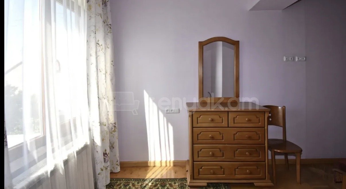 4 Սենյականոց Բնակարան Քարե Շենքում, 140քմ, 2/2 հարկ, Կապիտալ Վերանորոգված, Կահավորված, Արևկող