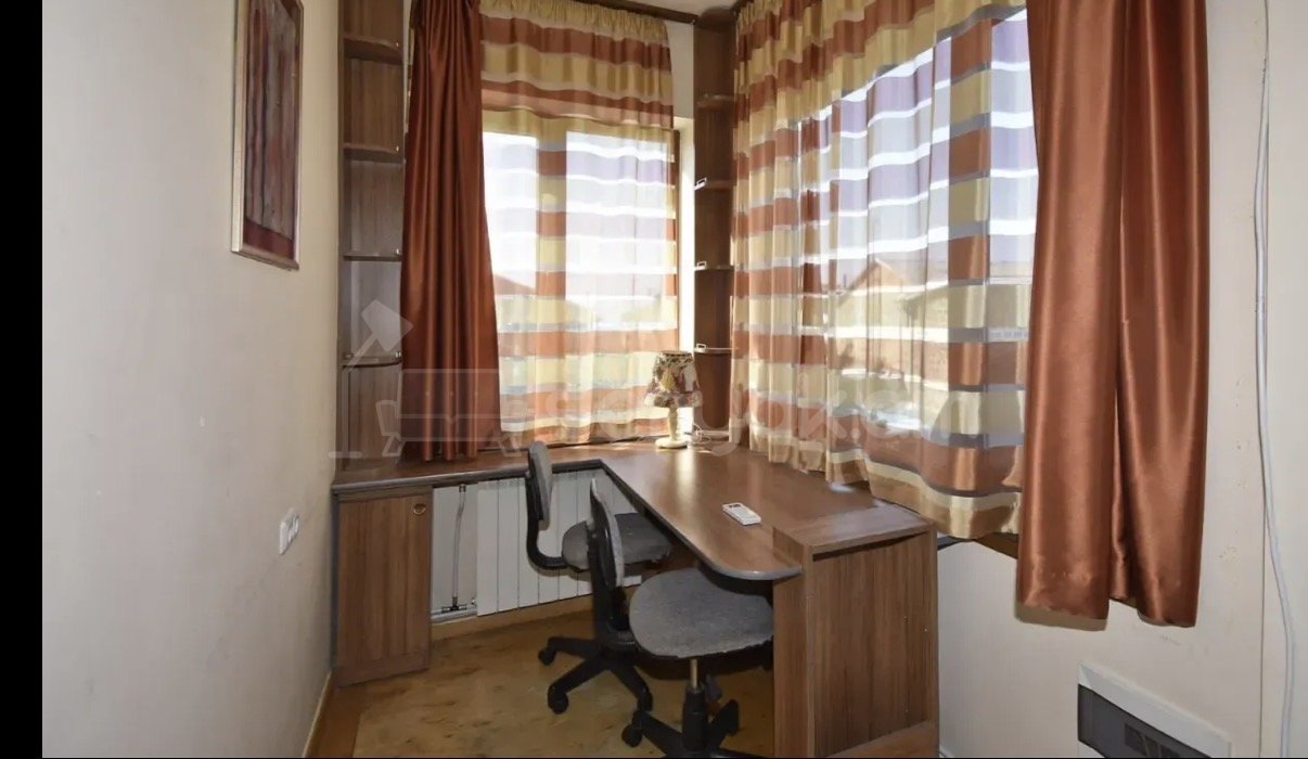 4 Սենյականոց Բնակարան Քարե Շենքում, 140քմ, 2/2 հարկ, Կապիտալ Վերանորոգված, Կահավորված, Արևկող