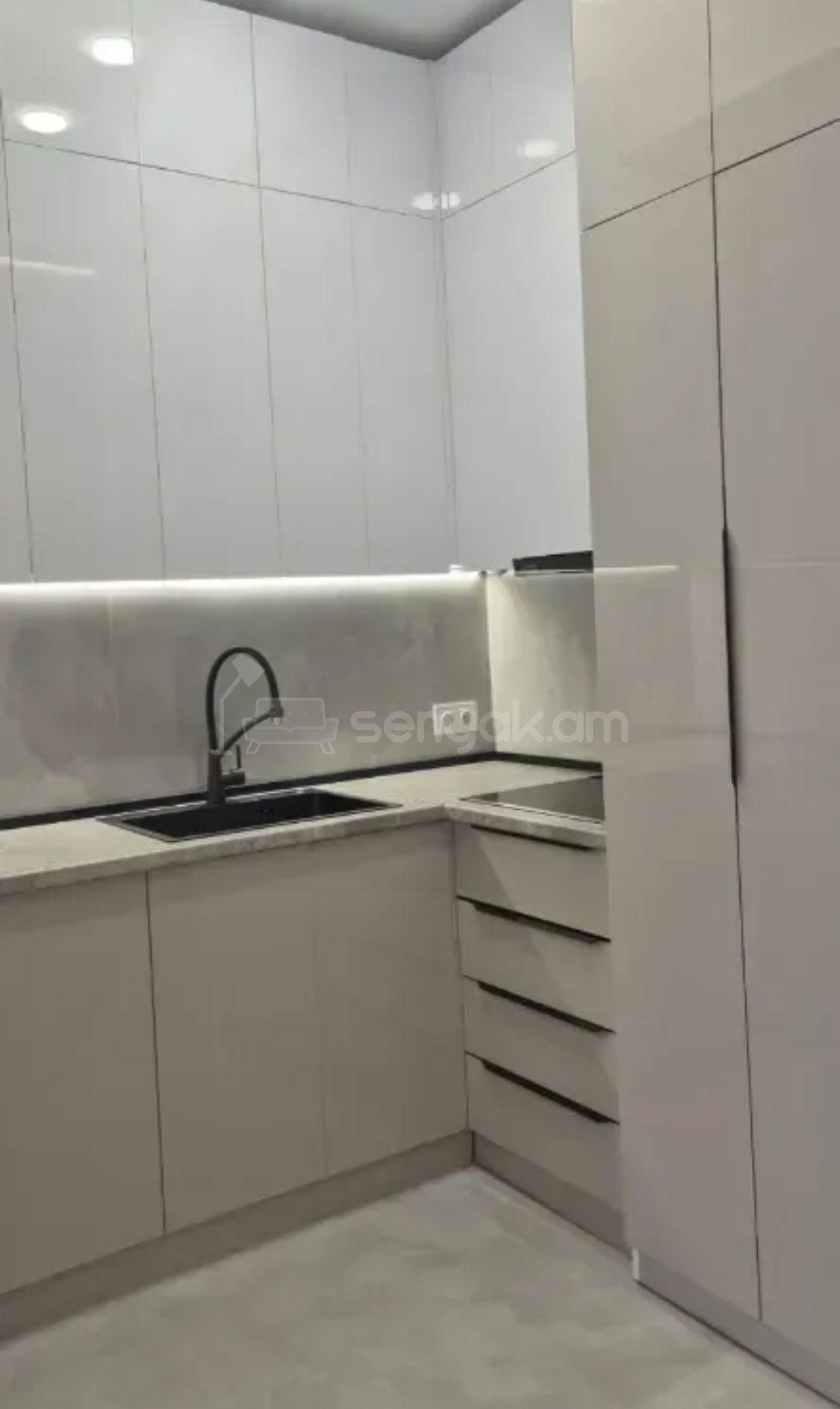 1 Սենյականոց Բնակարան Նորակառույցում, 42քմ, 8/20 հարկ, Կապիտալ Վերանորոգված