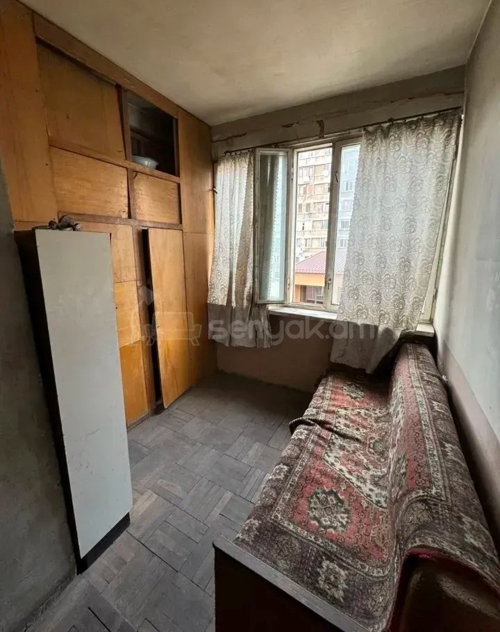 3 Սենյականոց Բնակարան Քարե Շենքում, 86քմ, 5/5 հարկ, Պետական Վիճակում