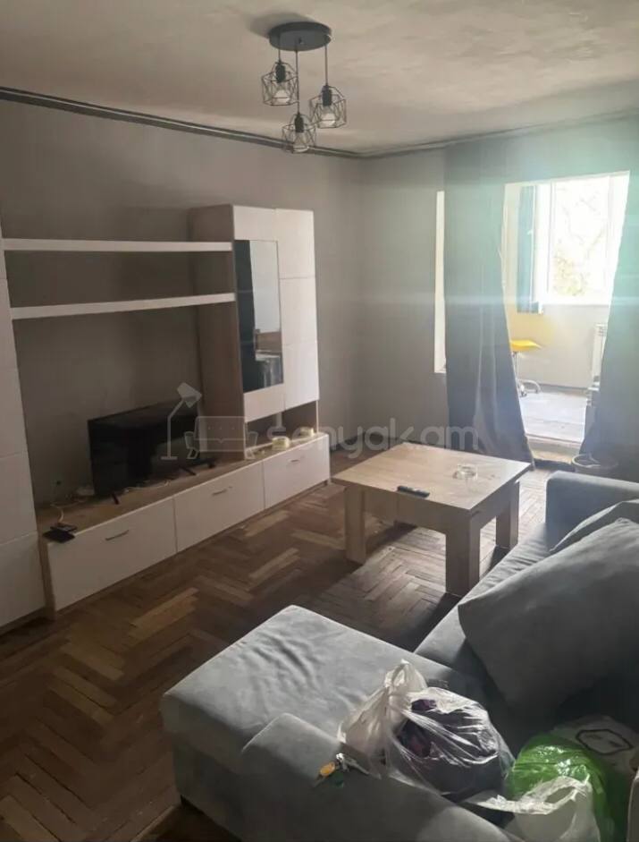 3 Սենյականոց Բնակարան Քարե Շենքում, 72քմ, 2/4 հարկ, Կոսմետիկ Վերանորոգված