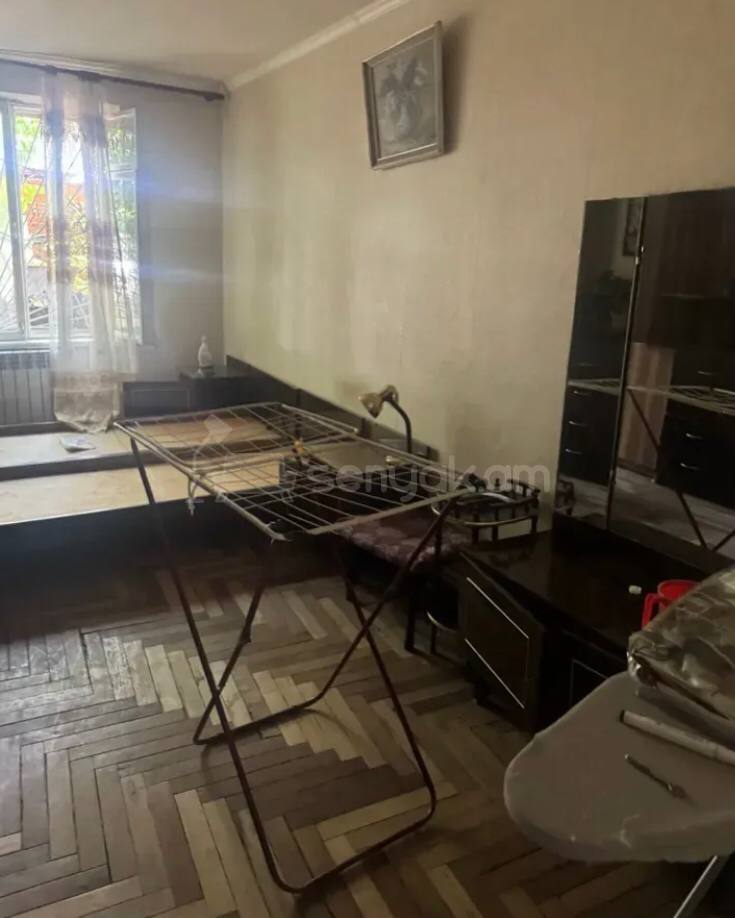 3 Սենյականոց Բնակարան Քարե Շենքում, 72քմ, 2/4 հարկ, Կոսմետիկ Վերանորոգված