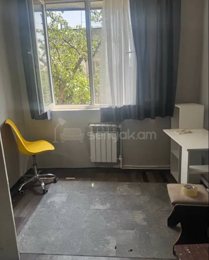 3 Սենյականոց Բնակարան Քարե Շենքում, 72քմ, 2/4 հարկ, Կոսմետիկ Վերանորոգված