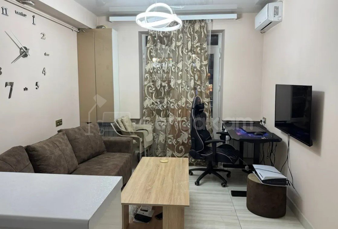 2 Սենյականոց Բնակարան Քարե Շենքում, 50քմ, 2/5 հարկ, Կապիտալ Վերանորոգված, Կահավորված