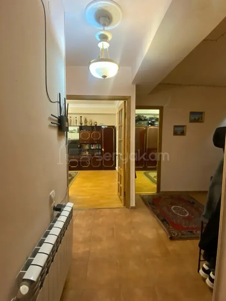4 Սենյականոց Բնակարան, 93քմ, 1/9 հարկ, Նորմալ Վիճակում