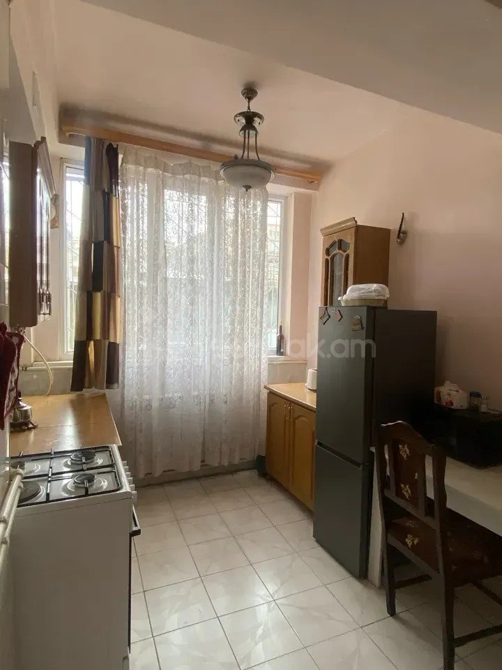 4 Սենյականոց Բնակարան, 93քմ, 1/9 հարկ, Նորմալ Վիճակում