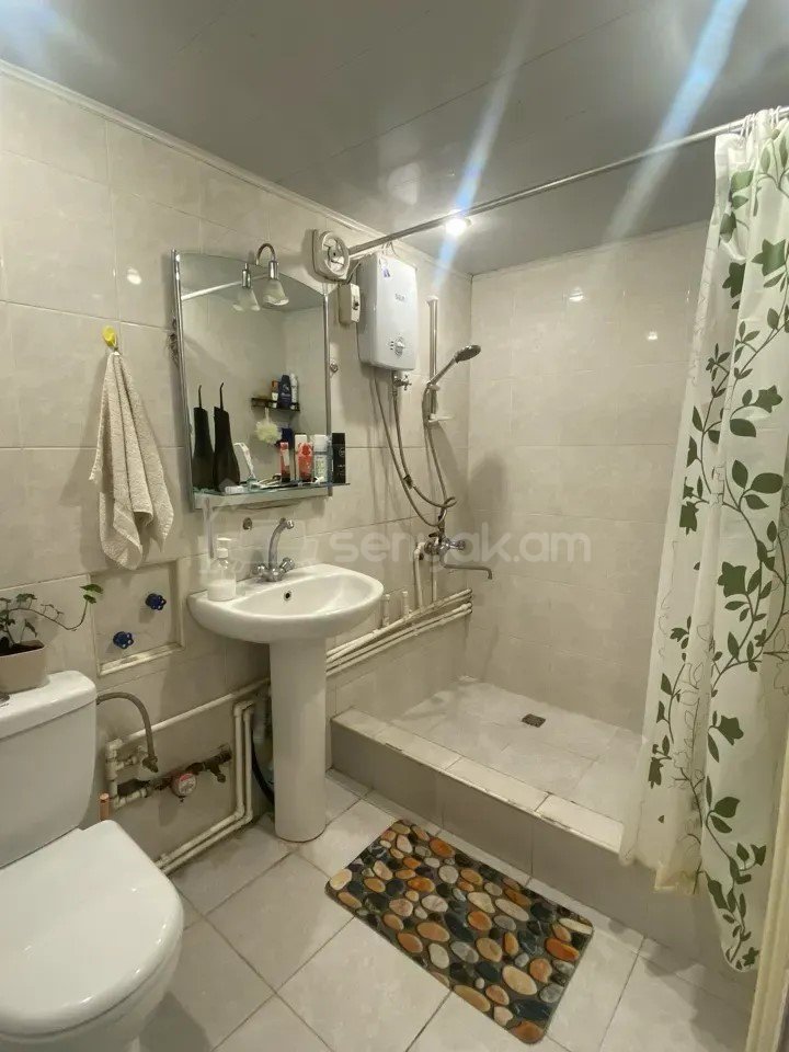 4 Սենյականոց Բնակարան, 93քմ, 1/9 հարկ, Նորմալ Վիճակում