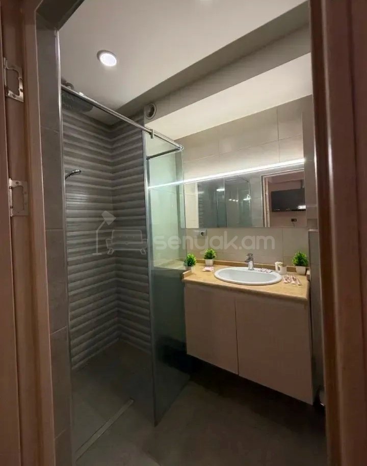 2 Սենյականոց Բնակարան Նորակառույցում, 39քմ, 5/18 հարկ, Դիզայներական Վերանորոգված