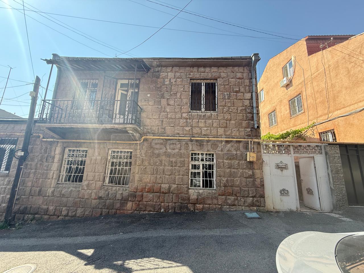 8 Սենյականոց Սեփական Տուն, 280քմ, Կոսմետիկ Վերանորոգված