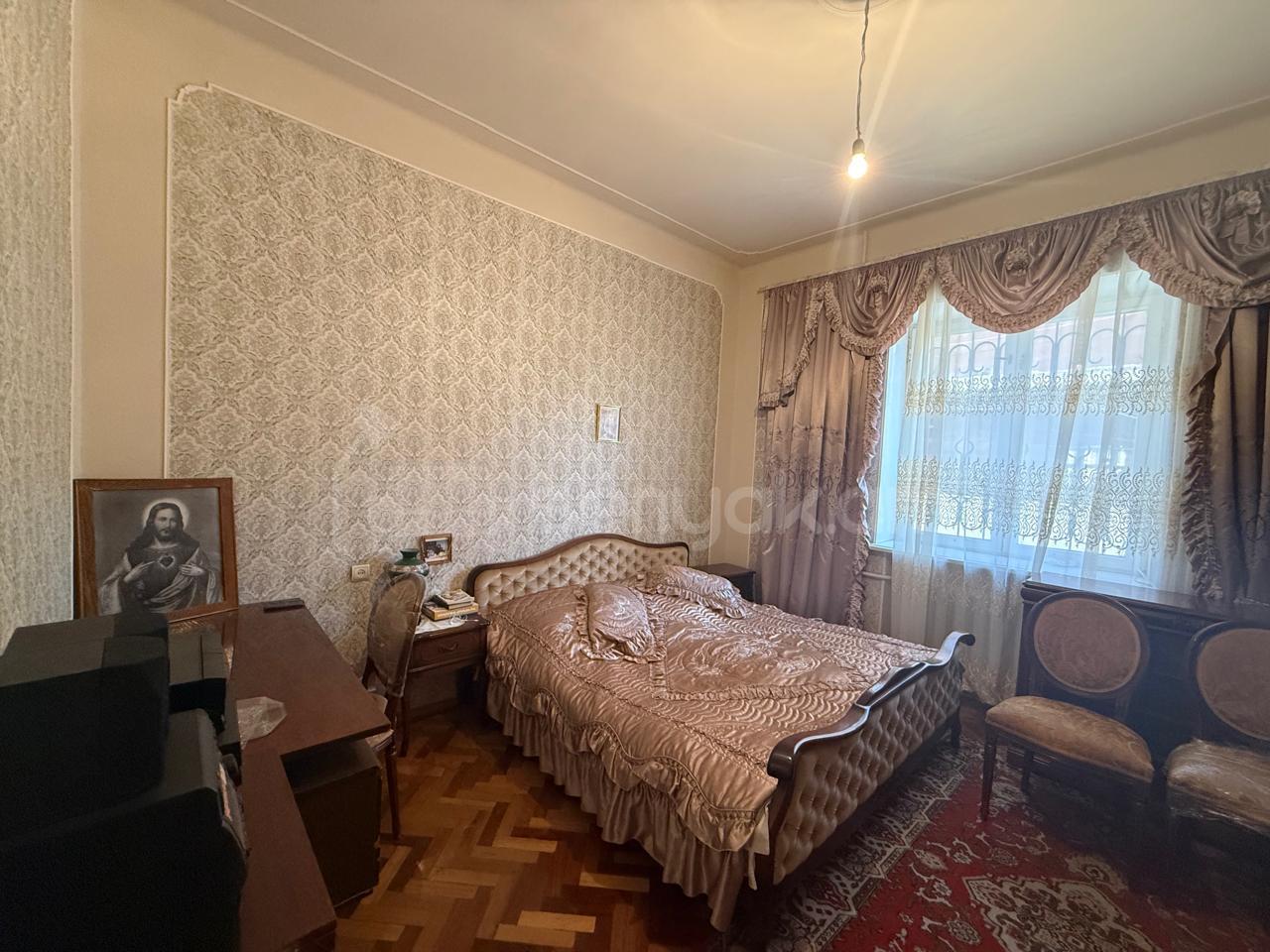 8 Սենյականոց Սեփական Տուն, 280քմ, Կոսմետիկ Վերանորոգված