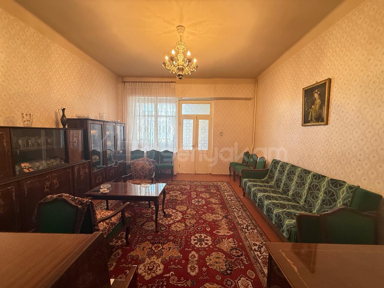 8 Սենյականոց Սեփական Տուն, 280քմ, Կոսմետիկ Վերանորոգված
