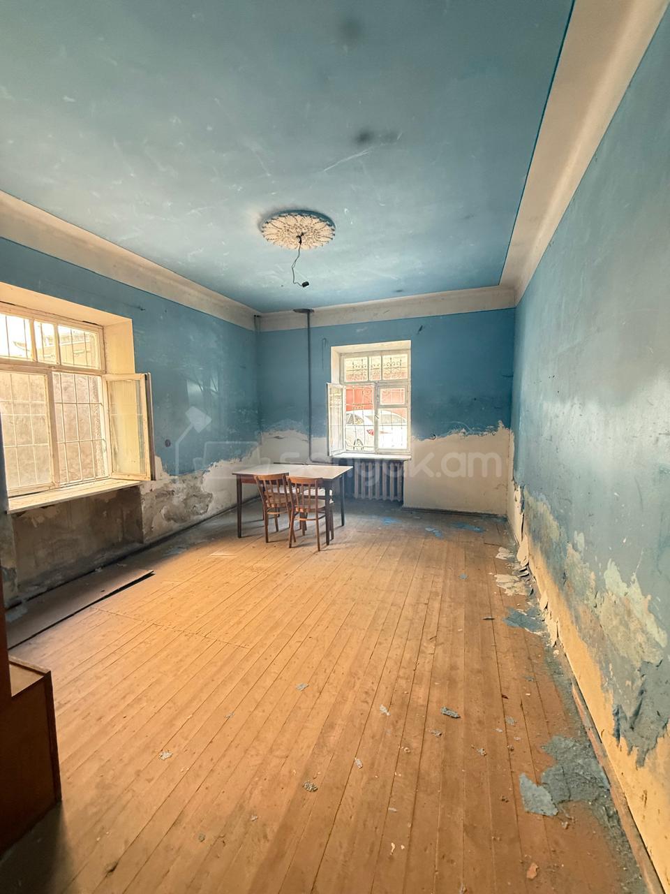8 Սենյականոց Սեփական Տուն, 280քմ, Կոսմետիկ Վերանորոգված
