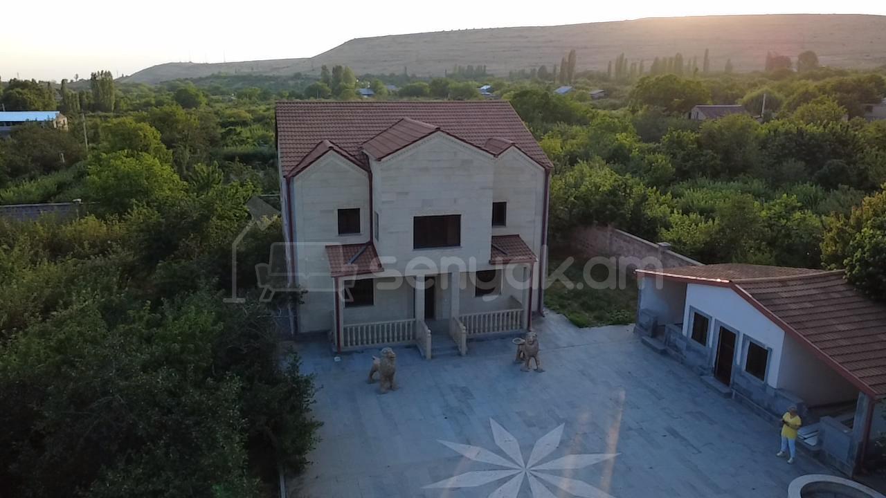 4 Սենյականոց Շքեղ Առանձնատուն, 217քմ