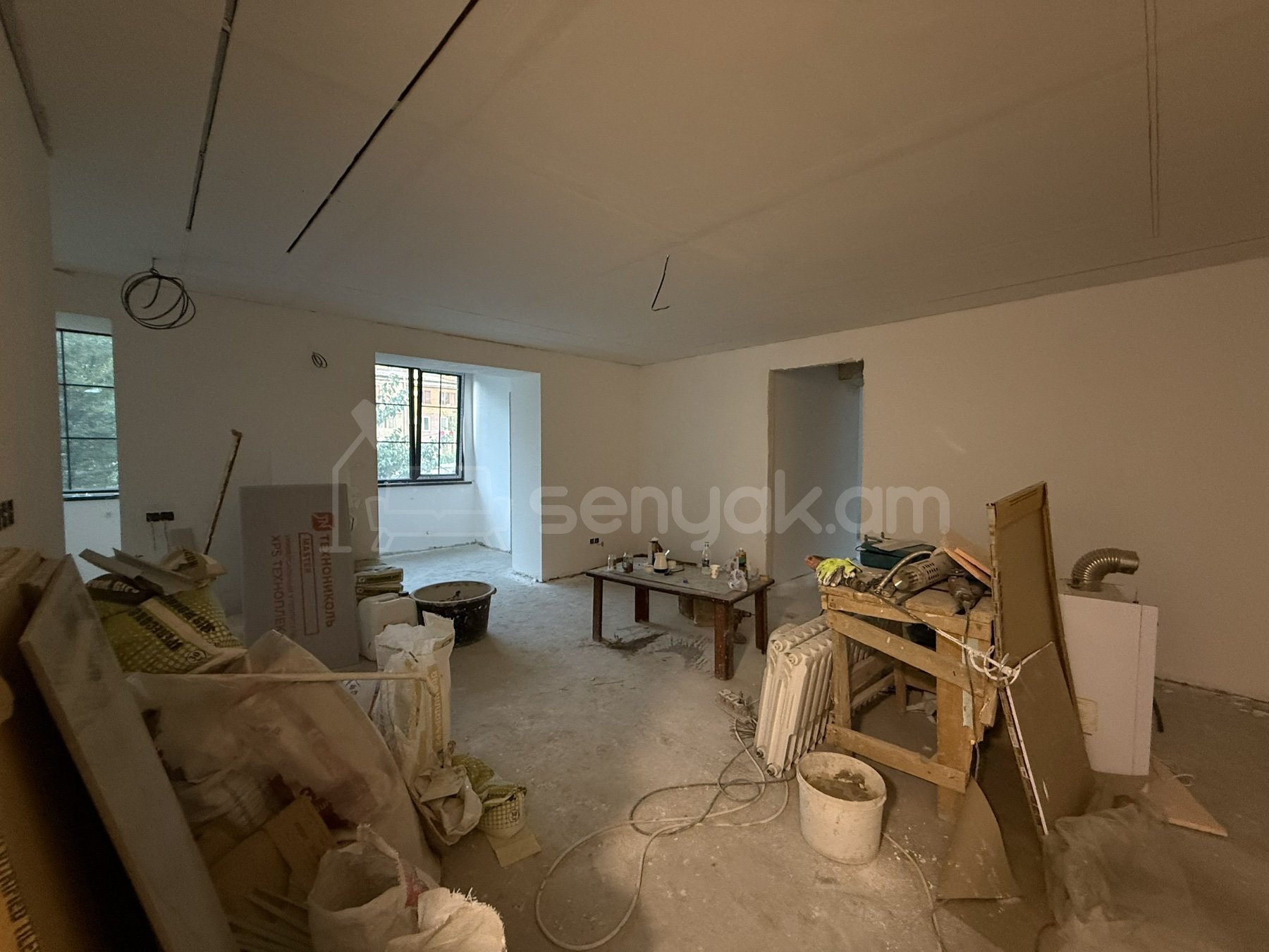 3 Սենյականոց Բնակարան Քարե Շենքում, 78քմ, 3/5 հարկ, Դիզայներական Վերանորոգված