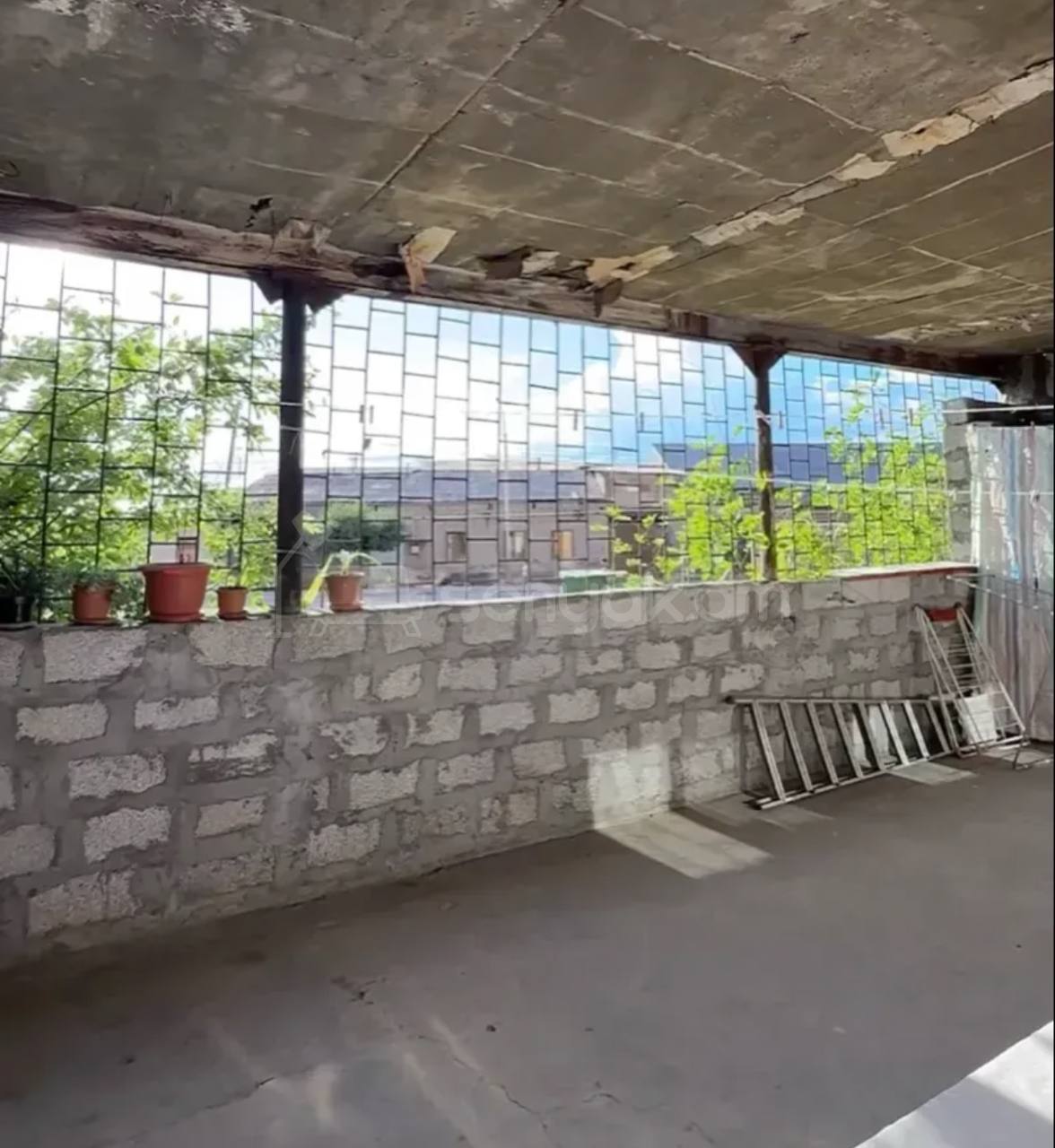 4 Սենյականոց Բնակարան Քարե Շենքում, 92քմ, 1/5 հարկ, Կապիտալ Վերանորոգված