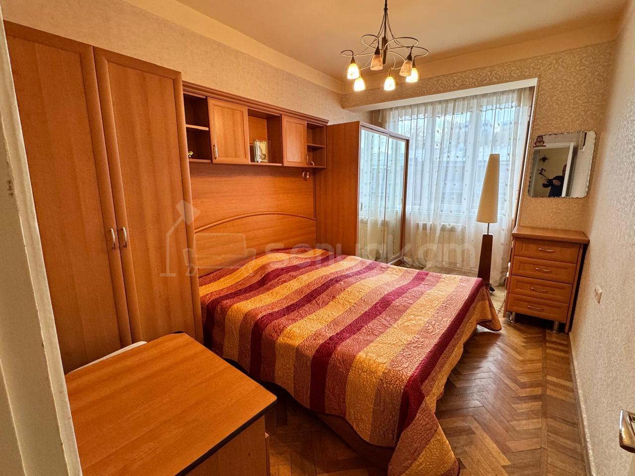 3 Սենյականոց Բնակարան Քարե Շենքում, 75քմ, 4/5 հարկ, Կոսմետիկ Վերանորոգված