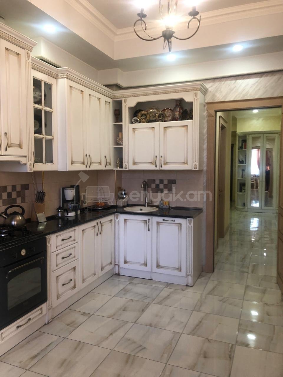 3 Սենյականոց Բնակարան Նորակառույցում, 11քմ, 6/15 հարկ, Կապիտալ Վերանորոգված