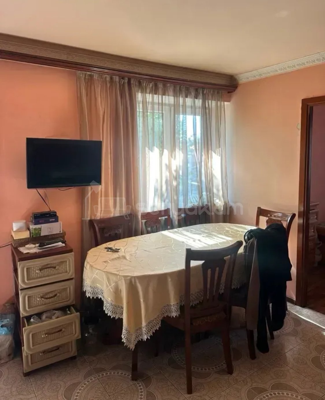 3 Սենյականոց Բնակարան Քարե Շենքում, 41քմ, 3/5 հարկ, Կապիտալ Վերանորոգված