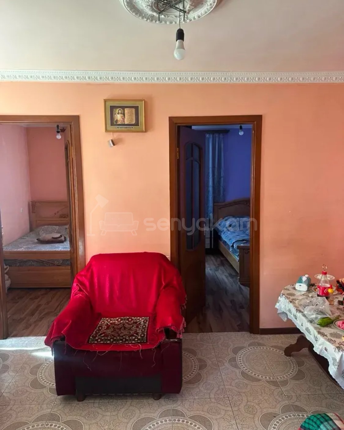 3 Սենյականոց Բնակարան Քարե Շենքում, 41քմ, 3/5 հարկ, Կապիտալ Վերանորոգված