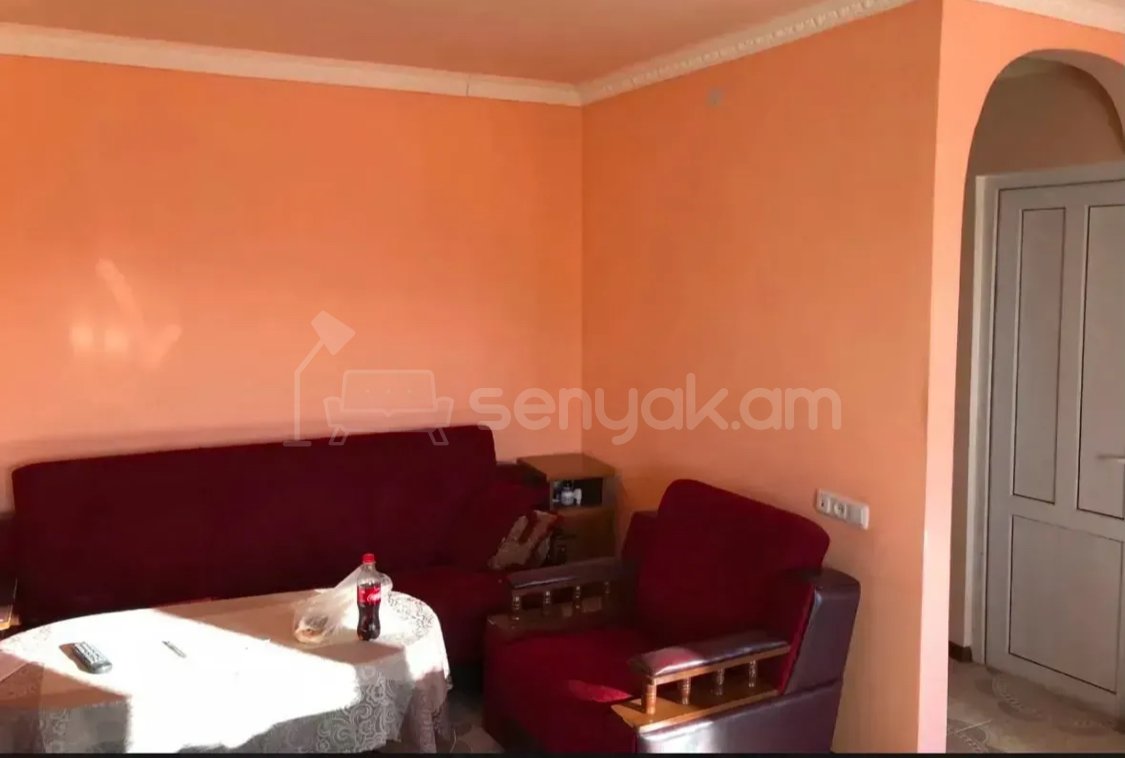 3 Սենյականոց Բնակարան Քարե Շենքում, 41քմ, 3/5 հարկ, Կապիտալ Վերանորոգված