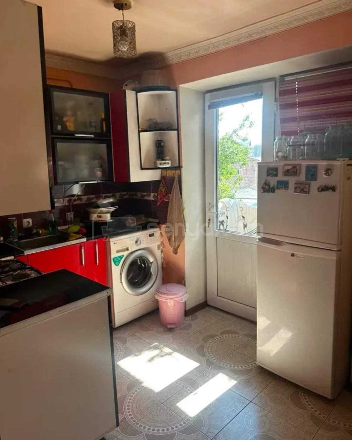 3 Սենյականոց Բնակարան Քարե Շենքում, 41քմ, 3/5 հարկ, Կապիտալ Վերանորոգված