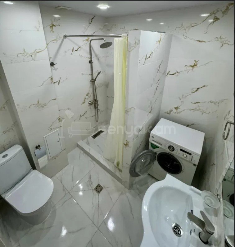 3 Սենյականոց Բնակարան Քարե Շենքում, 75քմ, 4/5 հարկ, Դիզայներական Վերանորոգված, Կահավորված