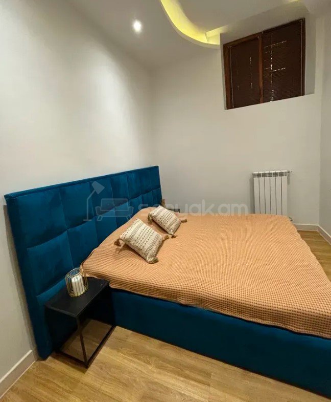 3 Սենյականոց Բնակարան Քարե Շենքում, 120քմ, 1/4 հարկ, Դիզայներական Վերանորոգված, Կահավորված
