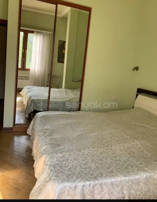 3 Սենյականոց Բնակարան Քարե Շենքում, 95քմ, 3/5 հարկ, Կապիտալ Վերանորոգված, Կահավորված