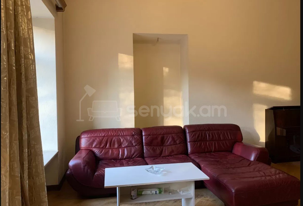 3 Սենյականոց Բնակարան Քարե Շենքում, 95քմ, 3/5 հարկ, Կապիտալ Վերանորոգված, Կահավորված