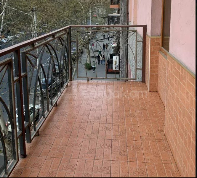 3 Սենյականոց Բնակարան Քարե Շենքում, 95քմ, 3/5 հարկ, Կապիտալ Վերանորոգված, Կահավորված