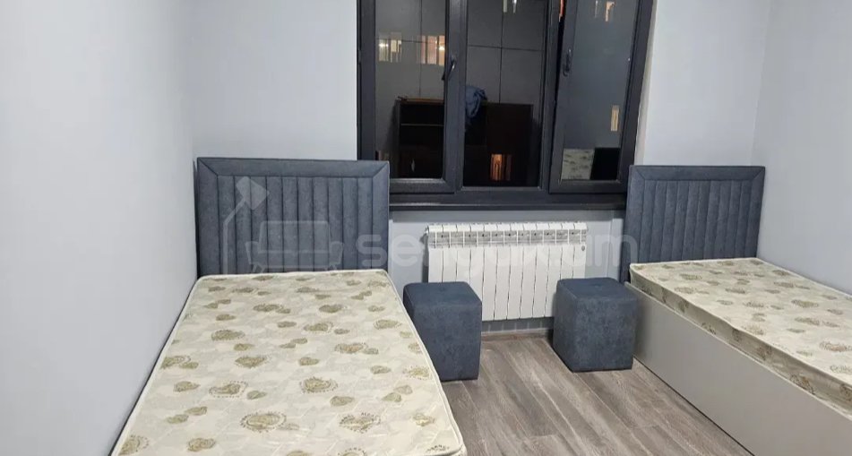 3 Սենյականոց Բնակարան Քարե Շենքում, 64քմ, 5/5 հարկ, Կապիտալ Վերանորոգված, Կահավորված