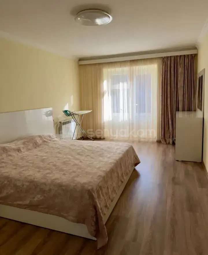 3 Սենյականոց Բնակարան Քարե Շենքում, 80քմ, 2/4 հարկ, Կապիտալ Վերանորոգված, Կահավորված