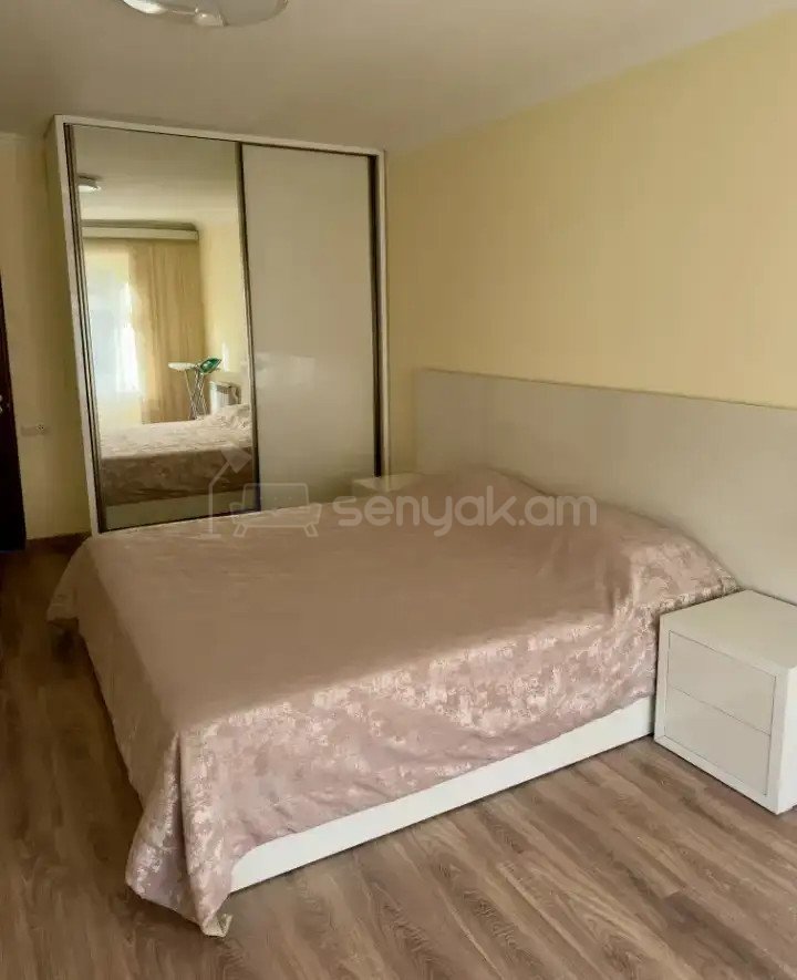 3 Սենյականոց Բնակարան Քարե Շենքում, 80քմ, 2/4 հարկ, Կապիտալ Վերանորոգված, Կահավորված