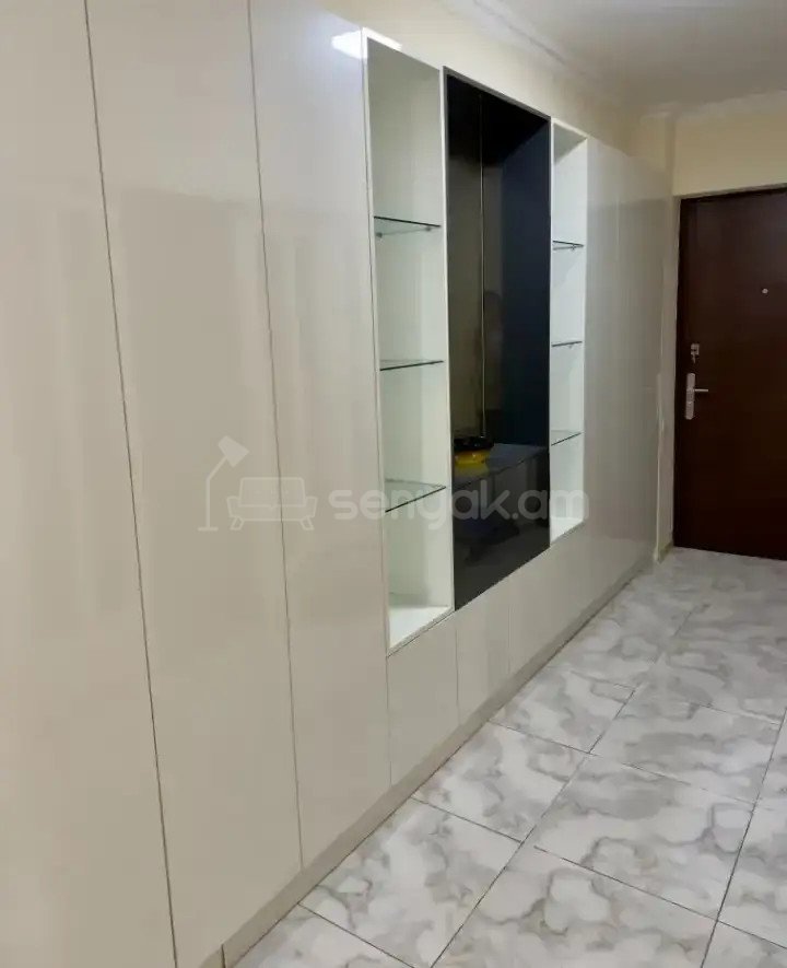 3 Սենյականոց Բնակարան Քարե Շենքում, 80քմ, 2/4 հարկ, Կապիտալ Վերանորոգված, Կահավորված