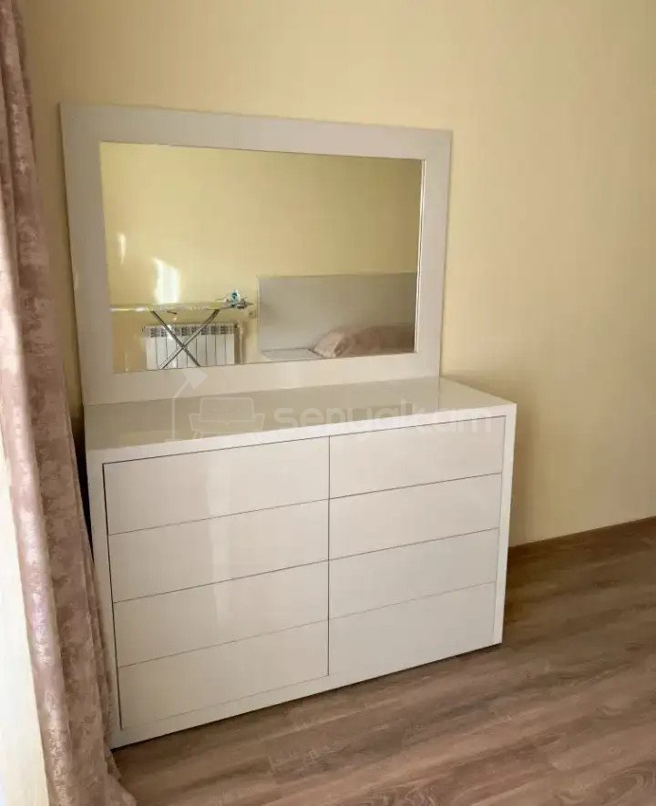 3 Սենյականոց Բնակարան Քարե Շենքում, 80քմ, 2/4 հարկ, Կապիտալ Վերանորոգված, Կահավորված