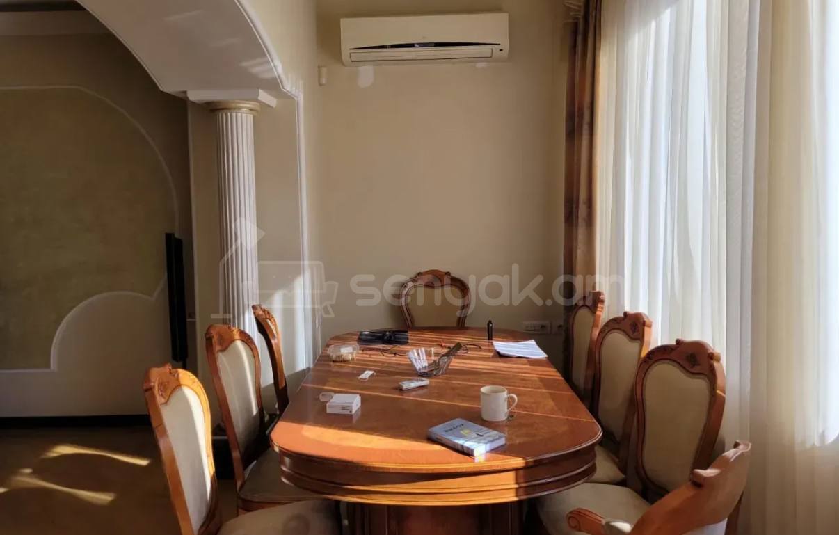 3 Սենյականոց Բնակարան Քարե Շենքում, 85քմ, 4/5 հարկ, Կապիտալ Վերանորոգված, Կահավորված