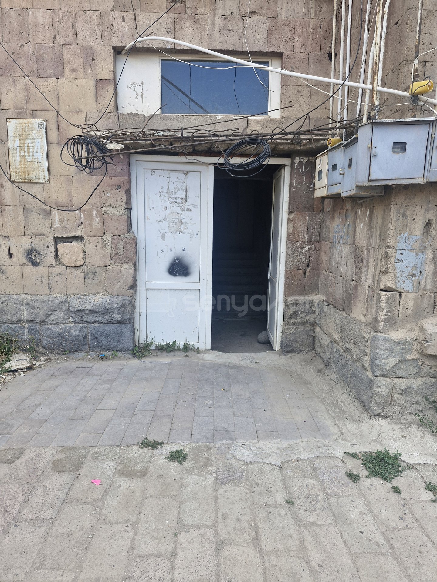 2 Սենյականոց Բնակարան Քարե Շենքում, 65քմ, 1/5 հարկ, Նորմալ Վիճակում