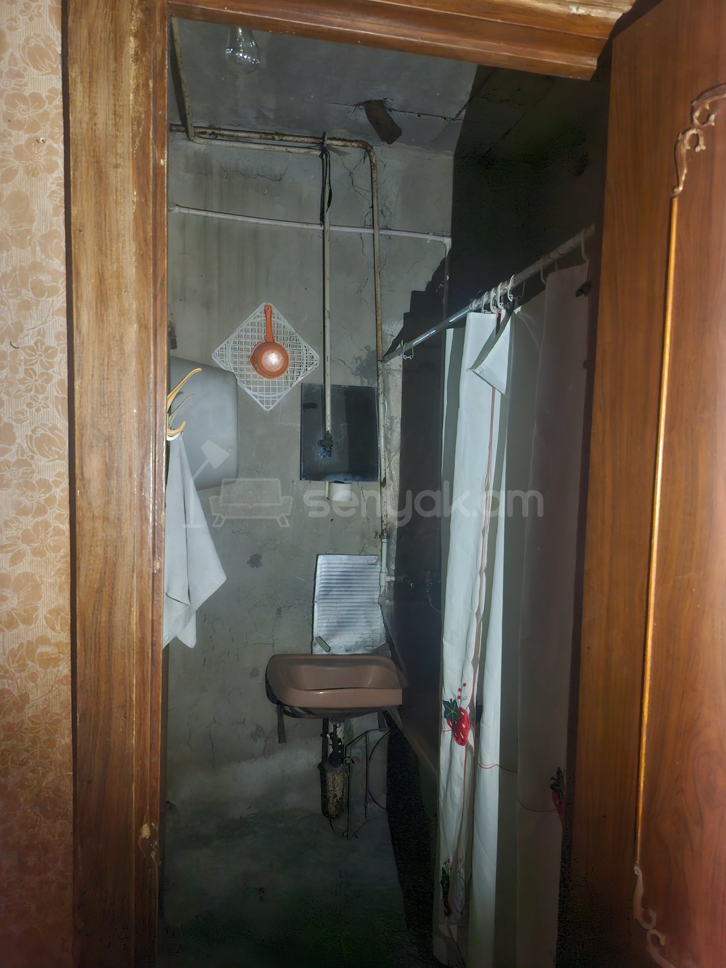 2 Սենյականոց Բնակարան Քարե Շենքում, 65քմ, 1/5 հարկ, Նորմալ Վիճակում