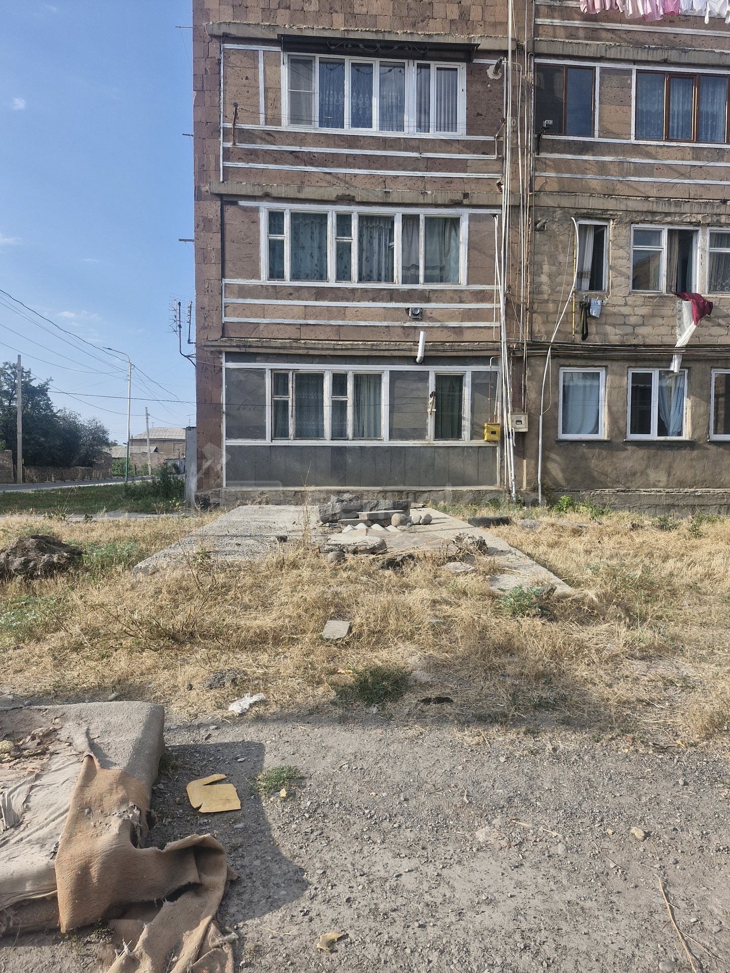 2 Սենյականոց Բնակարան Քարե Շենքում, 65քմ, 1/5 հարկ, Նորմալ Վիճակում